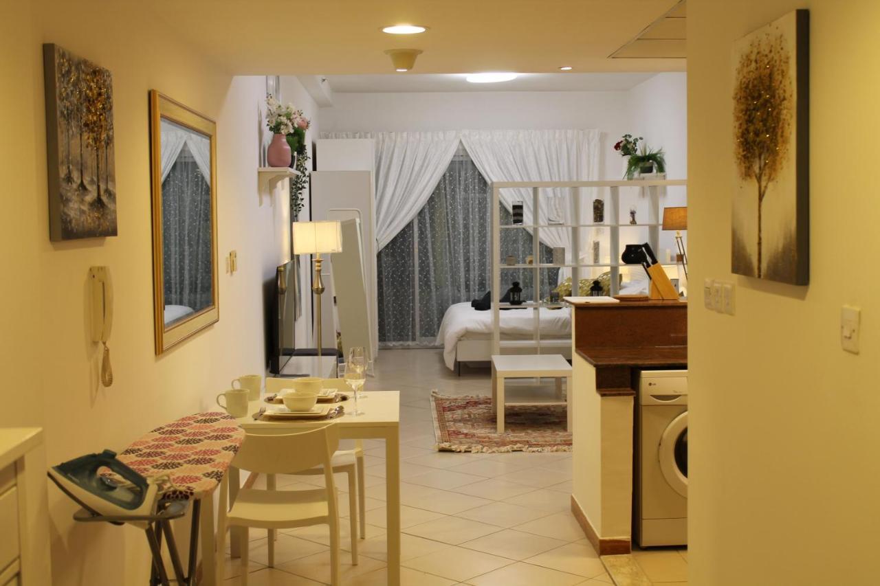 Spacious In Marina Close To Metro And Dubai