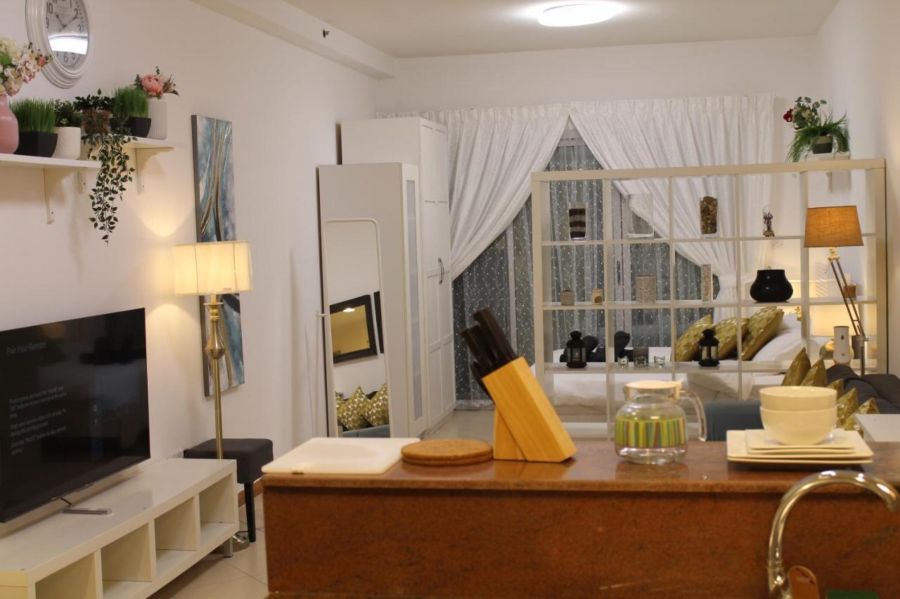 Spacious In Marina Close To Metro And