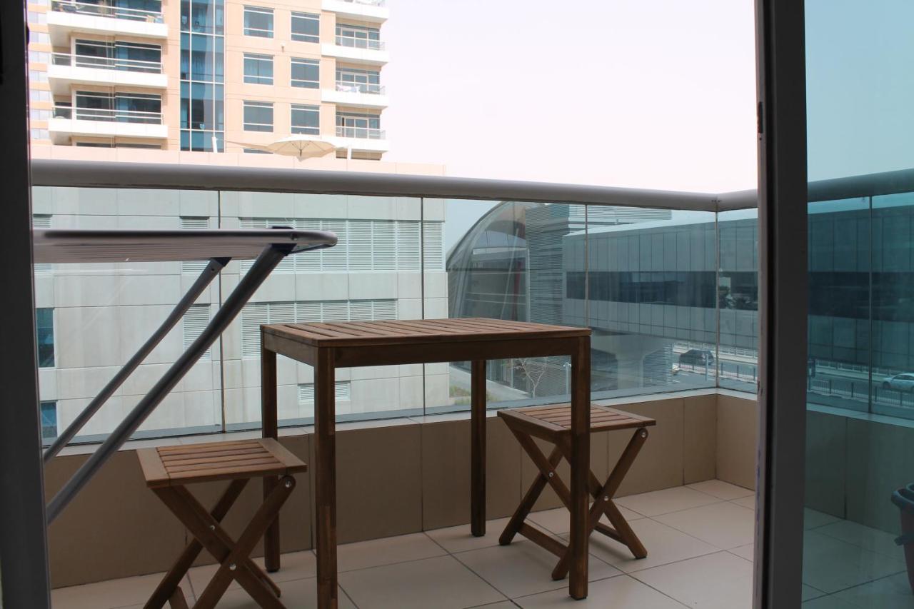 Spacious In Marina Close To Metro And Apartment Dubai