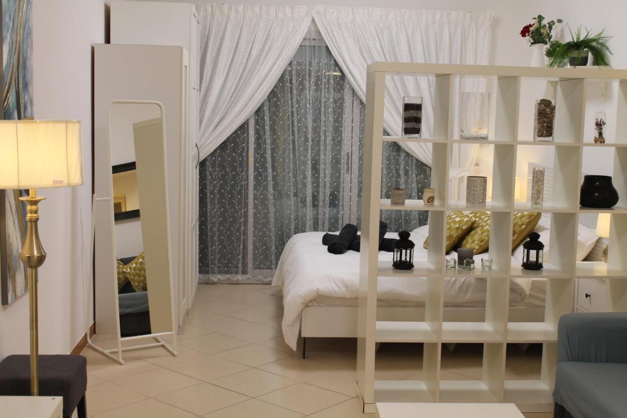 Apartment Spacious In Marina Close To Metro And Dubai
