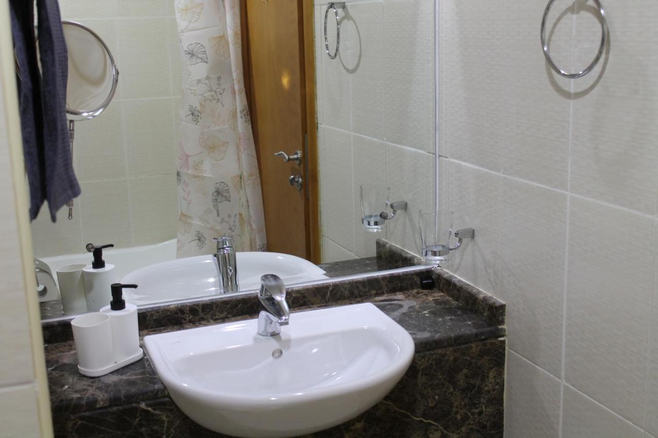 Spacious In Marina Close To Metro And
