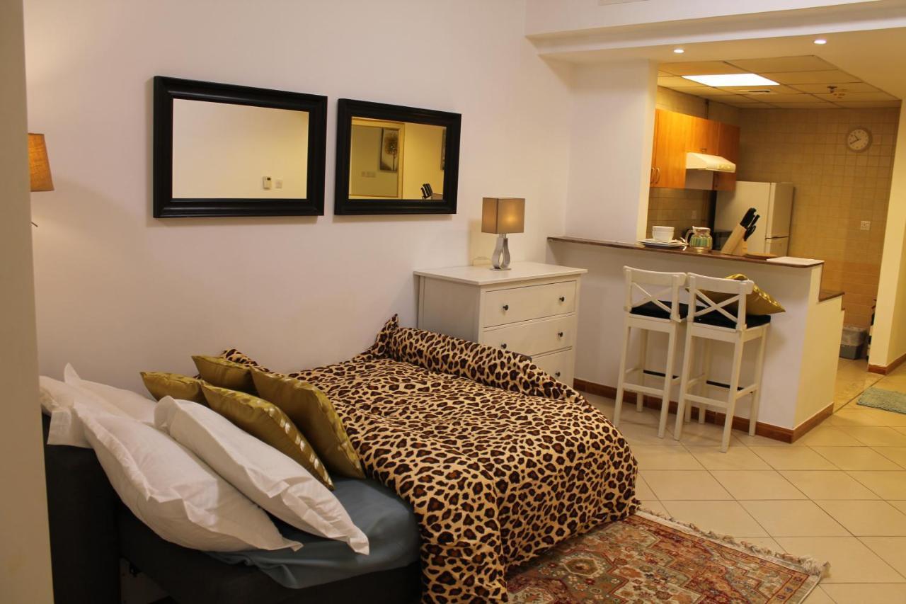 Spacious In Marina Close To Metro And Apartment Dubai