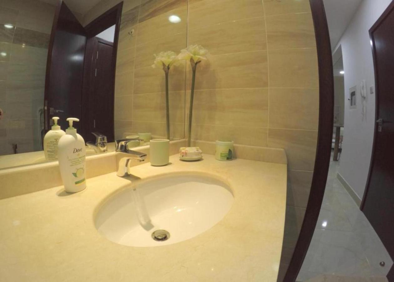 Super Oyo 741 Lakeside 917 Apartment Dubai
