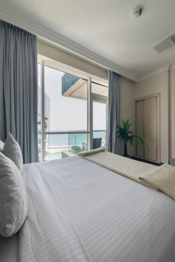Al Bateen Residences, Jumeirah Beach - Mint Daire *