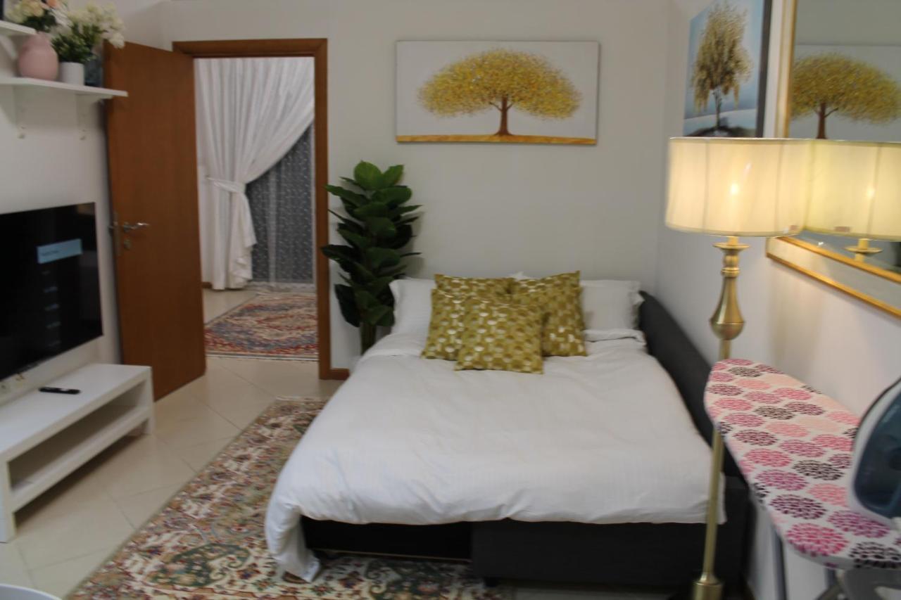 Newly Furnished Cozy 1 Bedroom Close To Jbr And Metro * Dubai