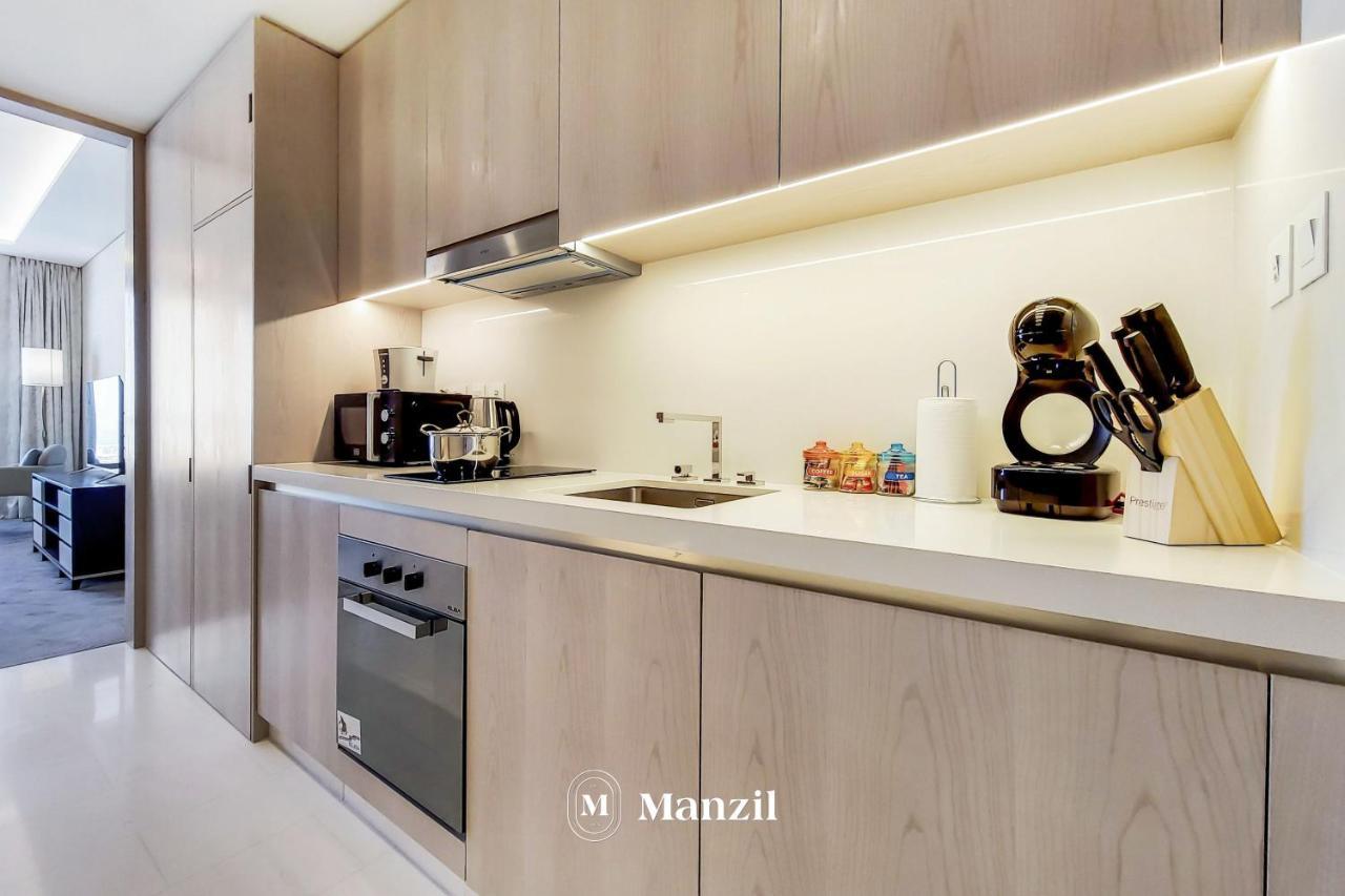Manzil - With Aura Pool & Sea View At The Palm Tower In Palm Jumeirah Dubai