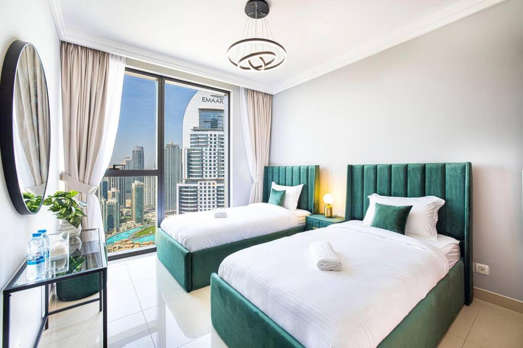 Magnificent Brand New Lux 3br Burj & Fountain View Apartment