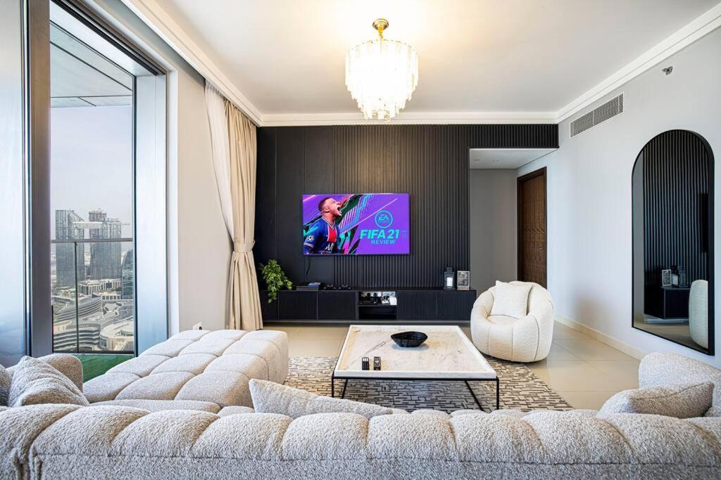 Magnificent Brand New Lux 3br Burj & Fountain View Dubai