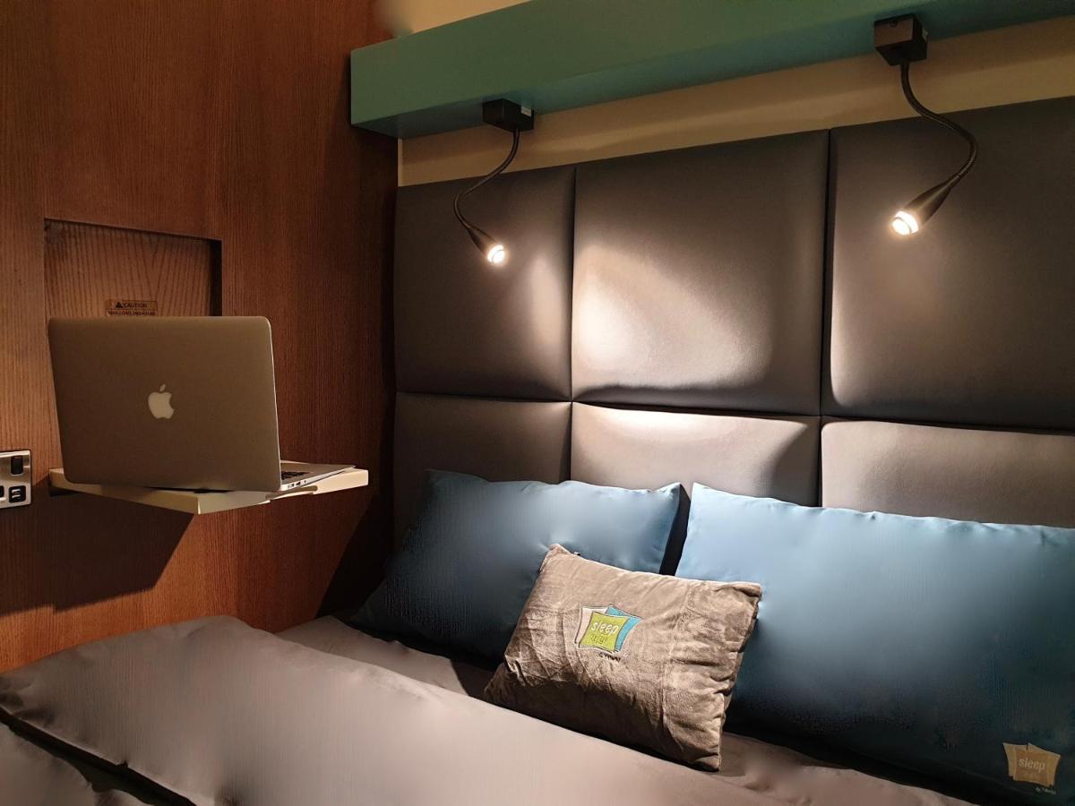 Kapselhotel Sleep 'n Fly Sleep Lounge, C-gates Terminal 3 - Transit Only