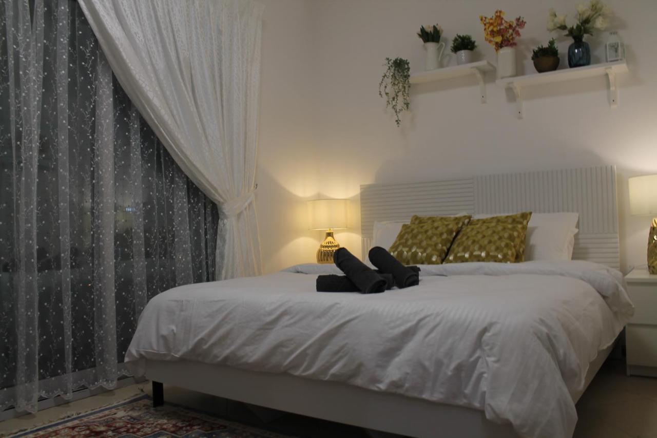 Newly Furnished Cozy 1 Bedroom Close To Jbr And Metro * Dubai