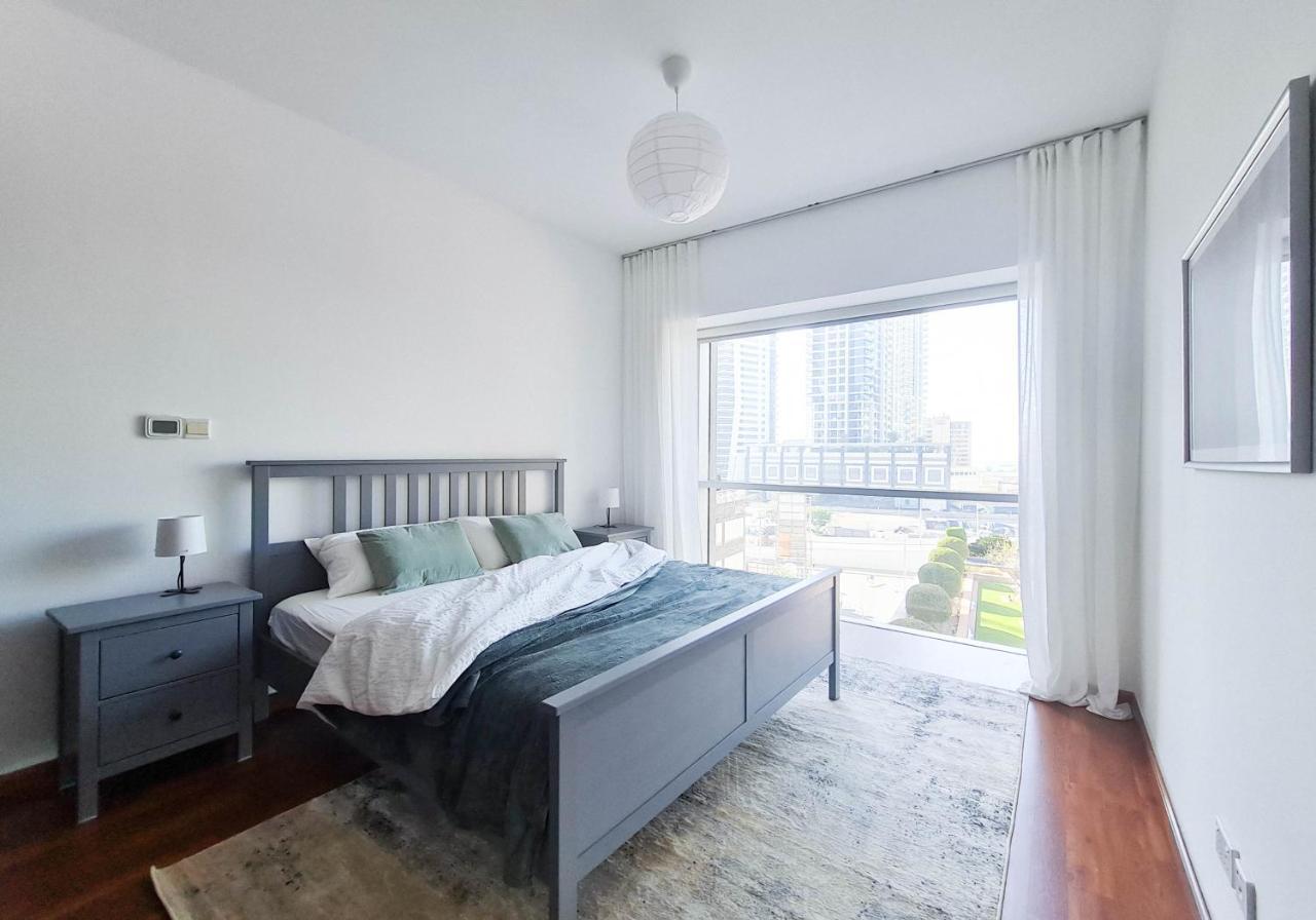 Marina, Marina Tower, 1 Bedroom * Dubai