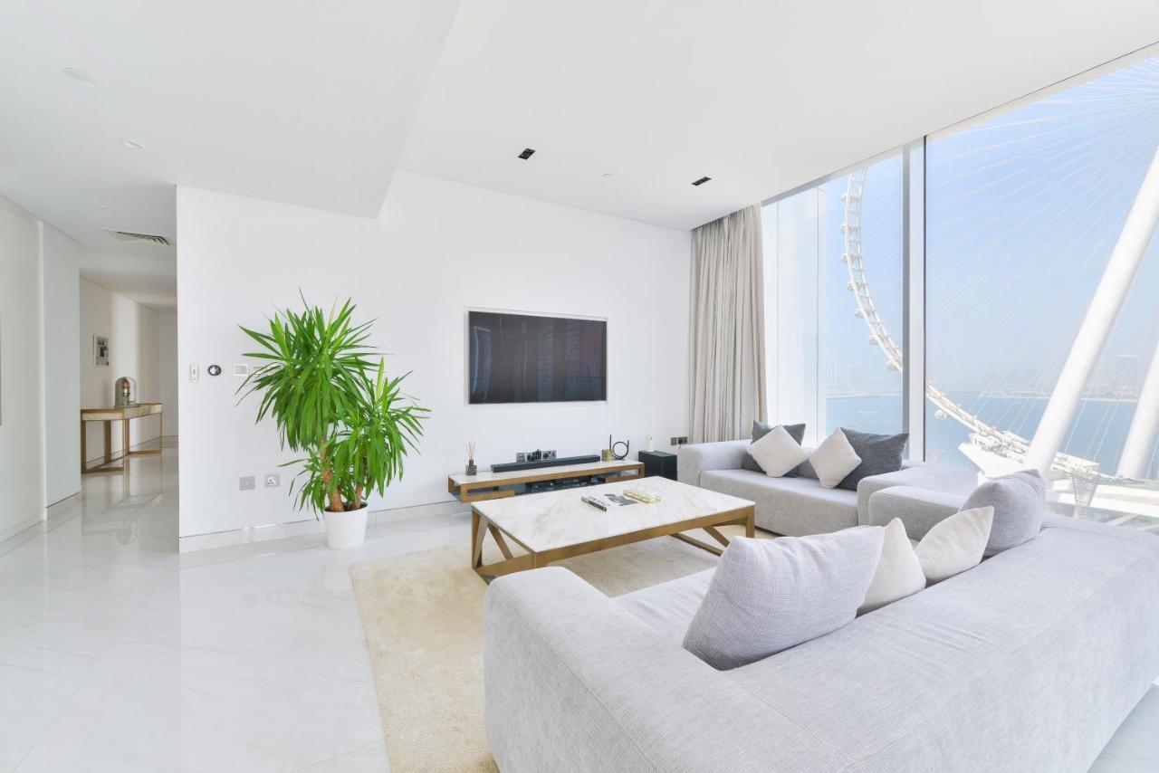 Spectacular 3 Bedroom With Maids Facing The Eye *