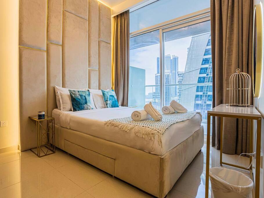 Turquoise - Downtown 1 Bedroom Business Bay - Canal View