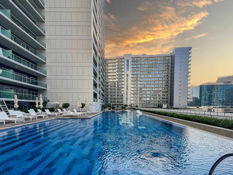 Turquoise - Downtown 1 Bedroom Business Bay - Canal View *