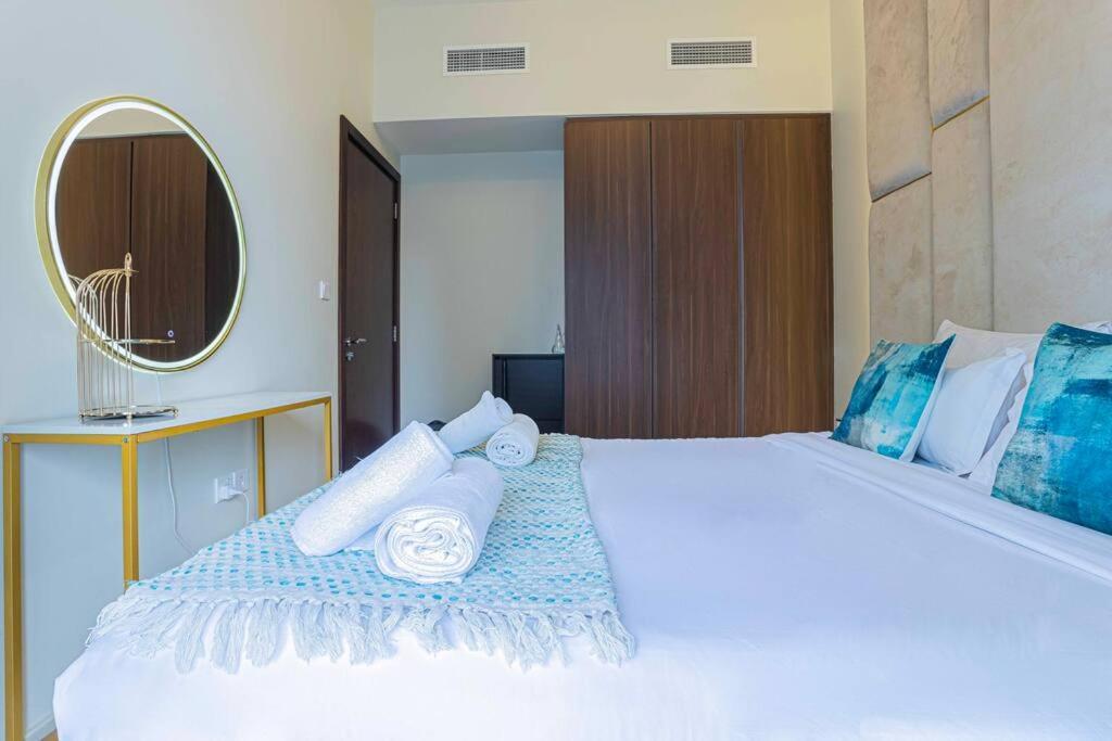 Apartment Turquoise - Downtown 1 Bedroom Business Bay - Canal View Dubai