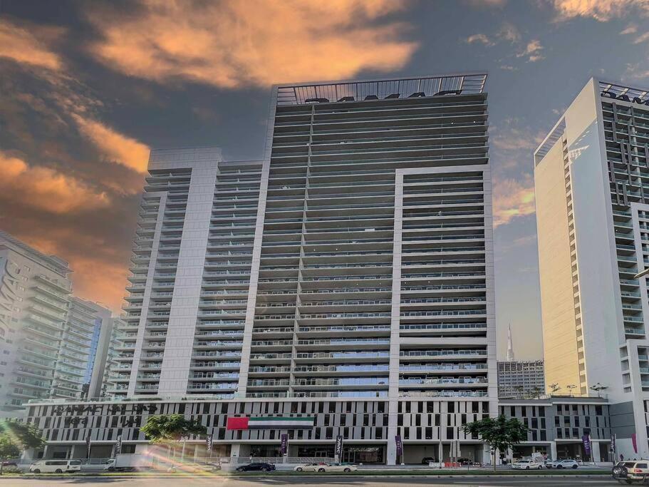Turquoise - Downtown 1 Bedroom Business Bay - Canal View Apartment Dubai