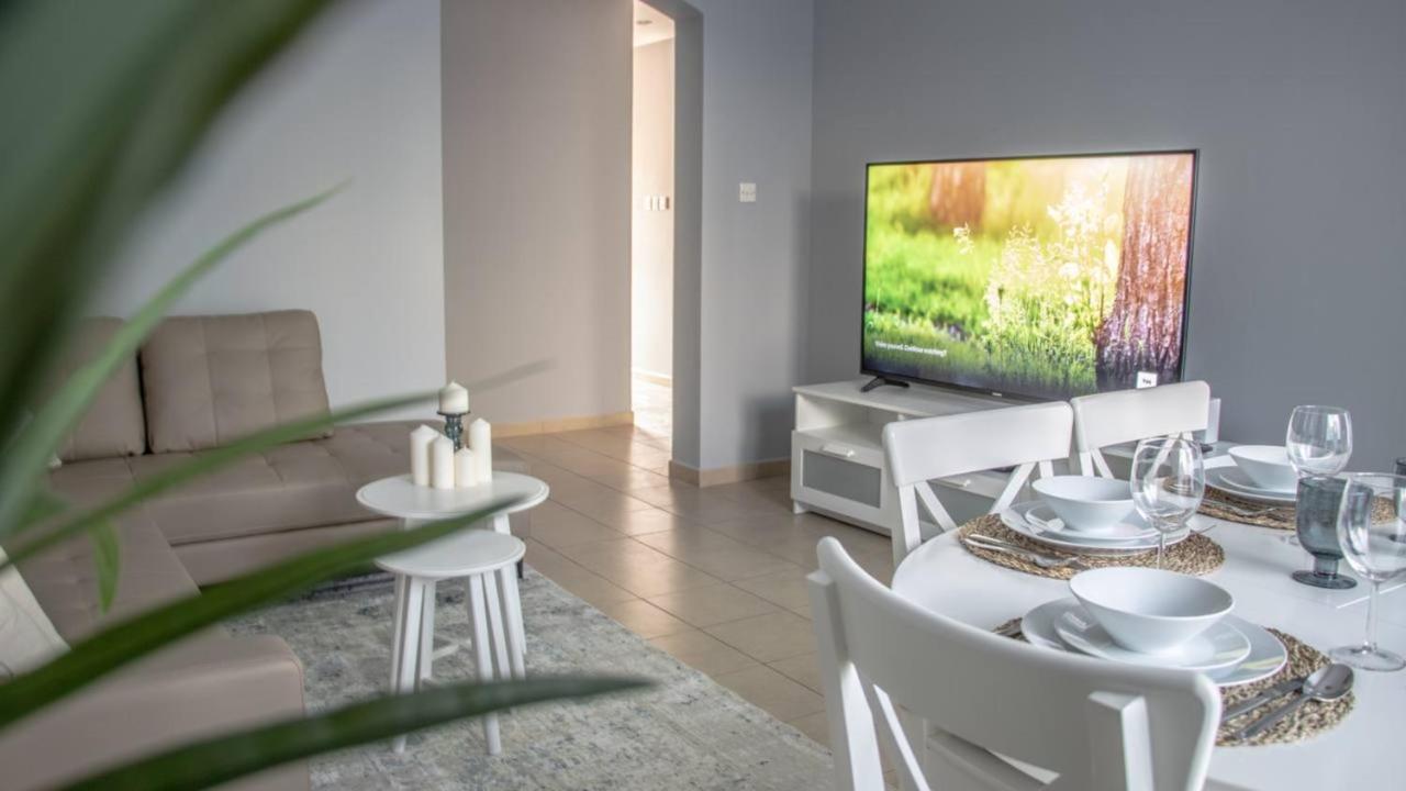 Villa Cozy With Private Garden & Bbq