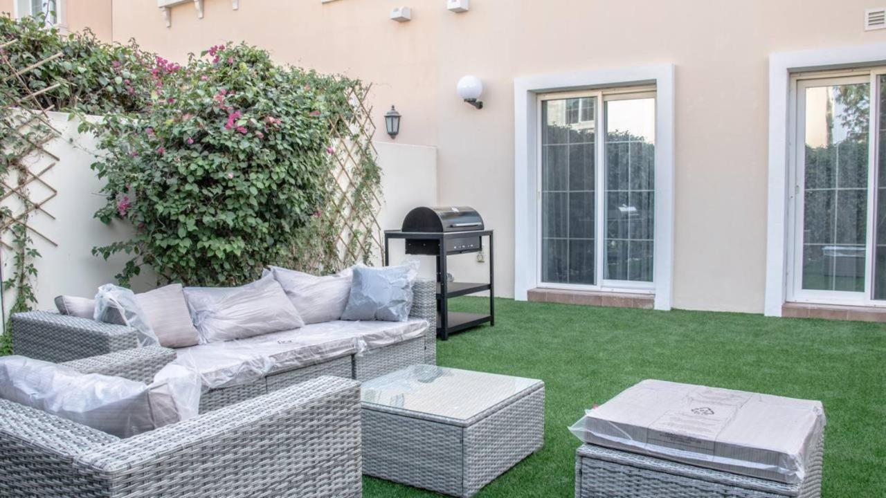 Cozy With Private Garden & Bbq
