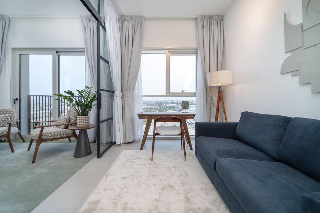 Cozy 2bd - Work In Style Dubai