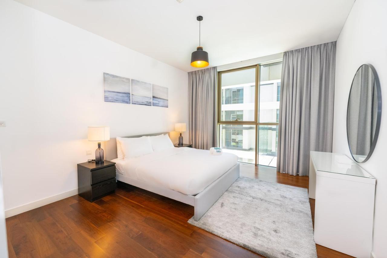 Daire Fam Living - Walk - Urban Staycations Dubai