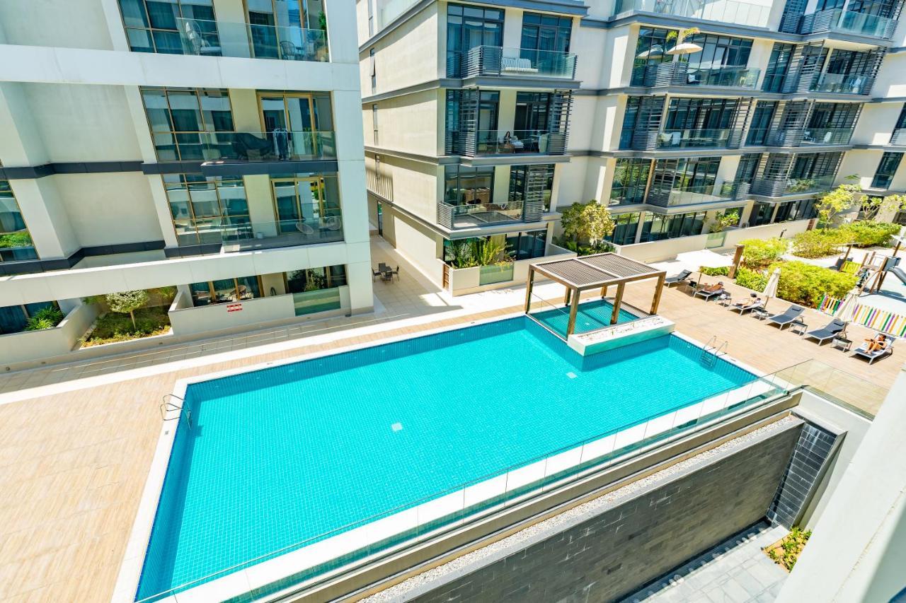 Fam Living - Walk - Urban Staycations Daire