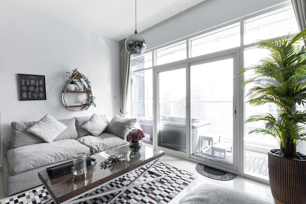 Exclusive Marina With Private Jacuzzi Apartment