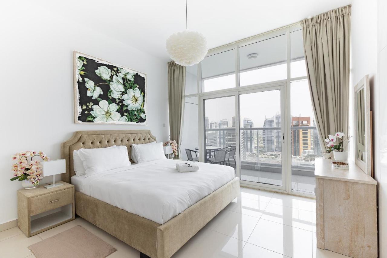 Exclusive Marina With Private Jacuzzi Dubai