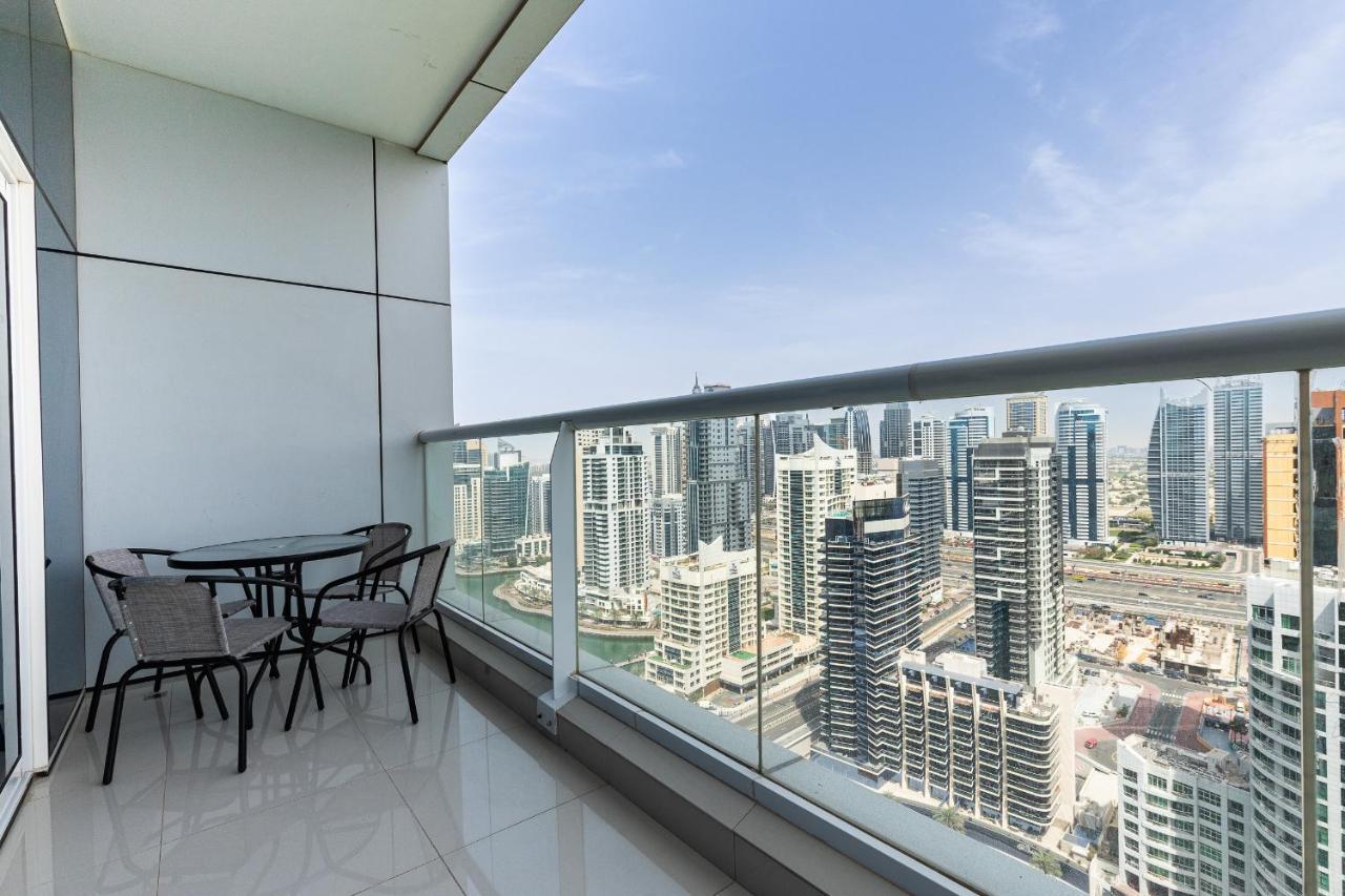 Exclusive Marina With Private Jacuzzi Dubai