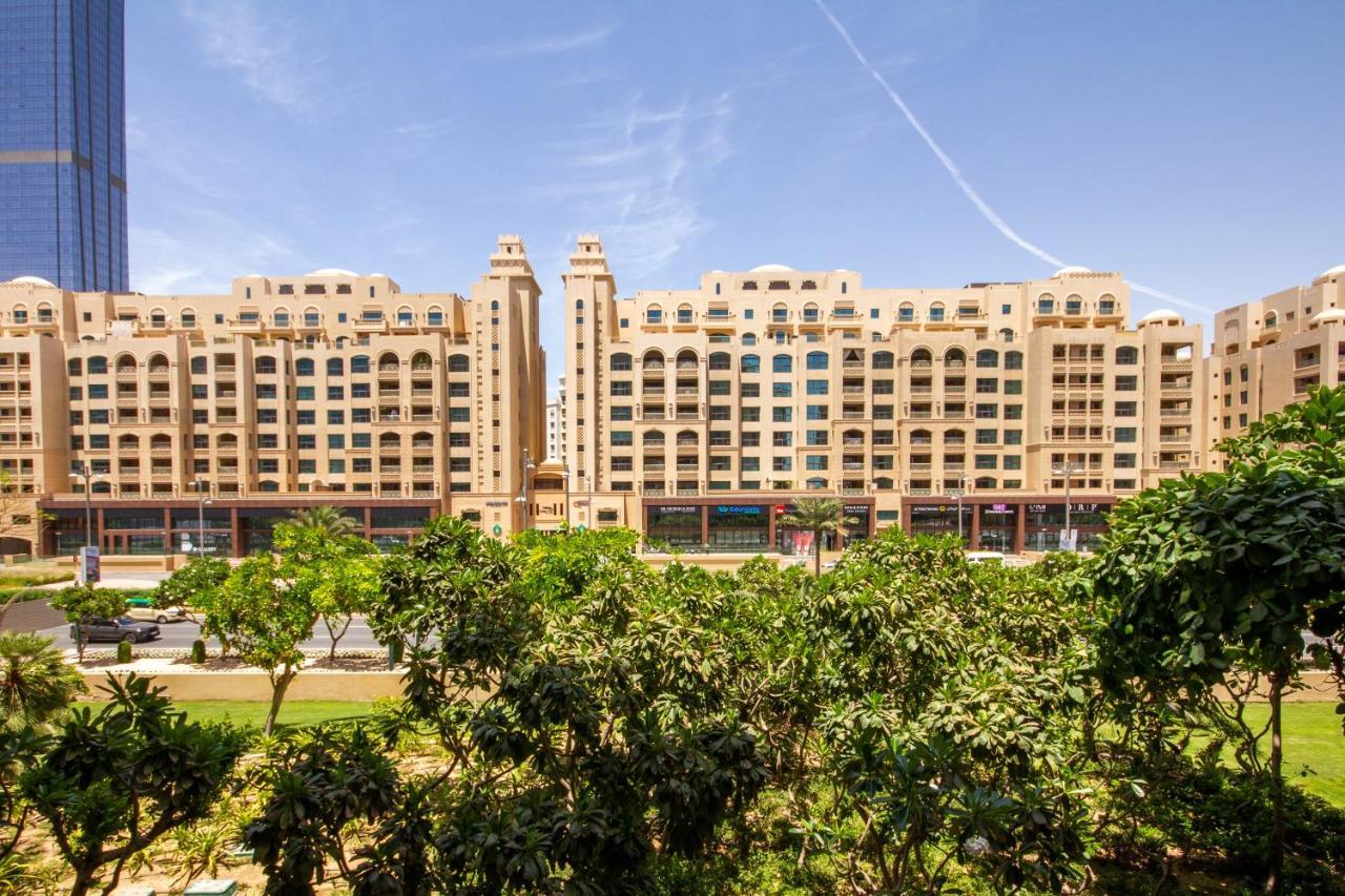 Bespoke Holiday Homes - Palm Jumeirah- 1 Bedroom Fairmont North Residence Apartment *