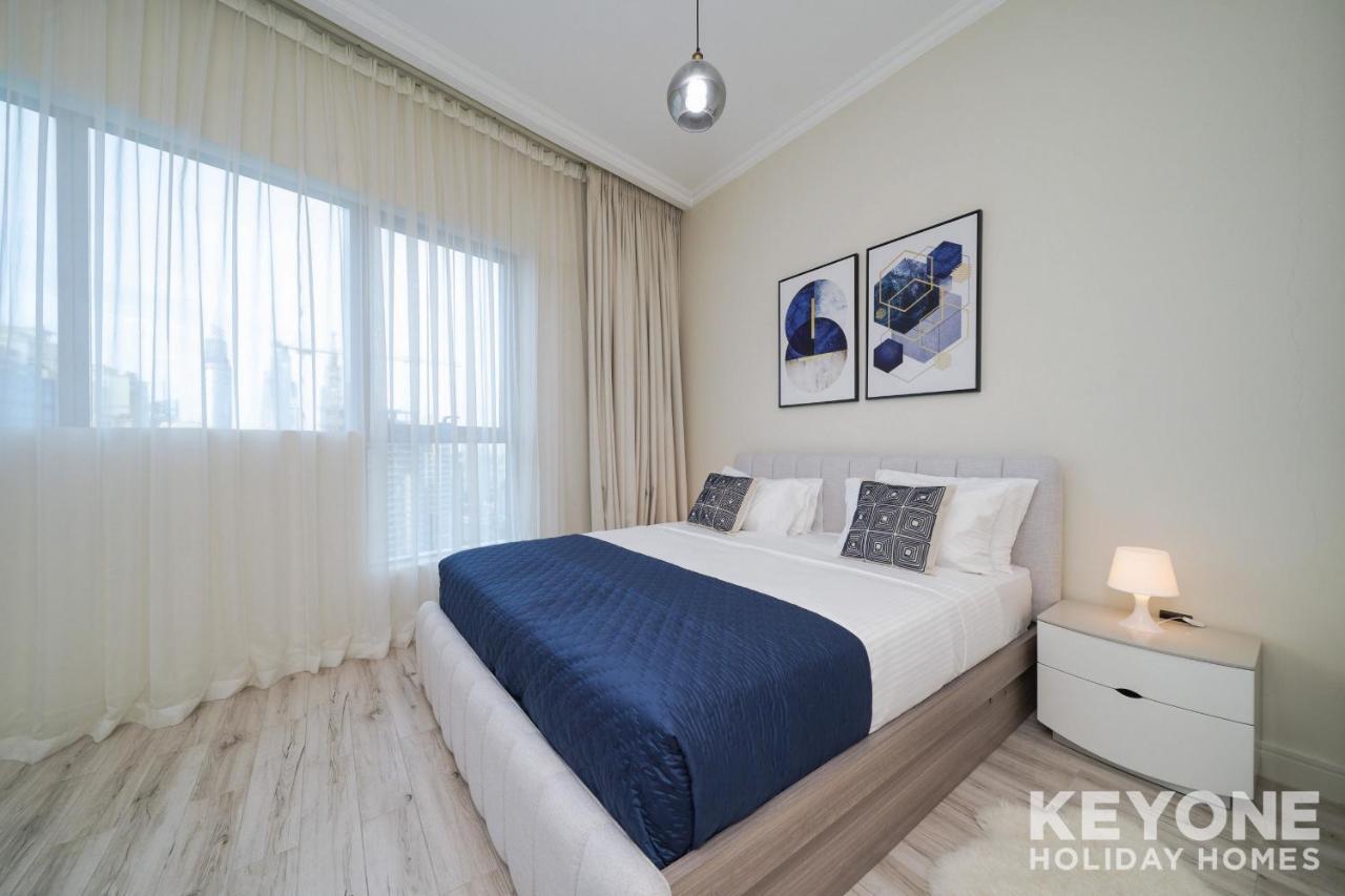 Contemporary Two Bedroom With Full Marina View Dubai
