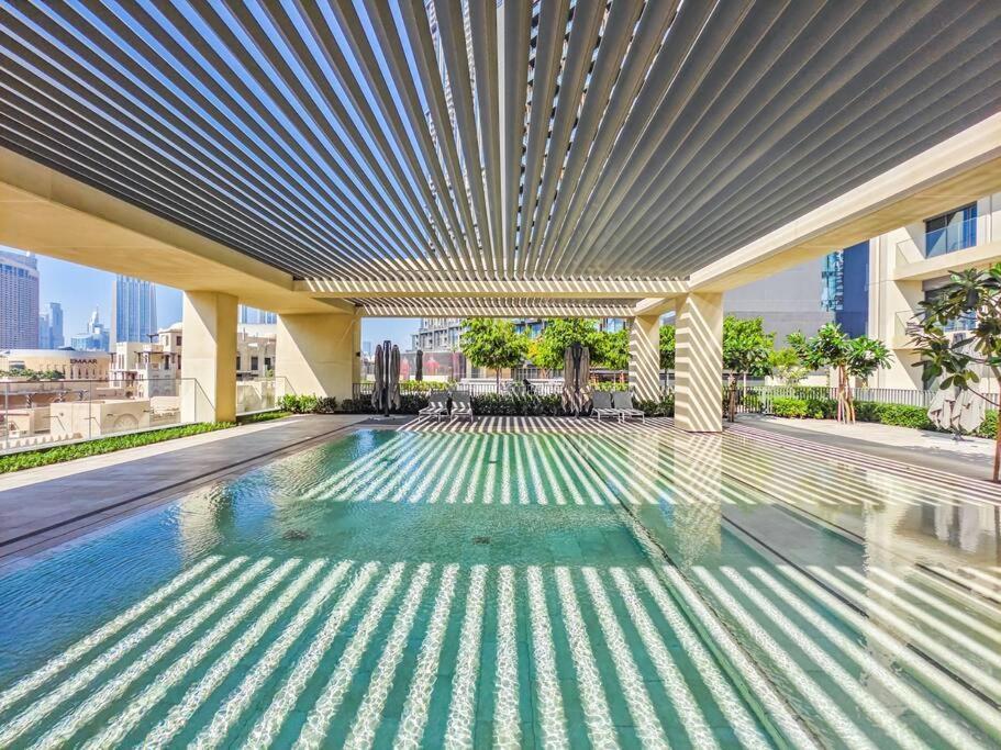 Downtown Decadence : A 1br Urban Sanctuary *