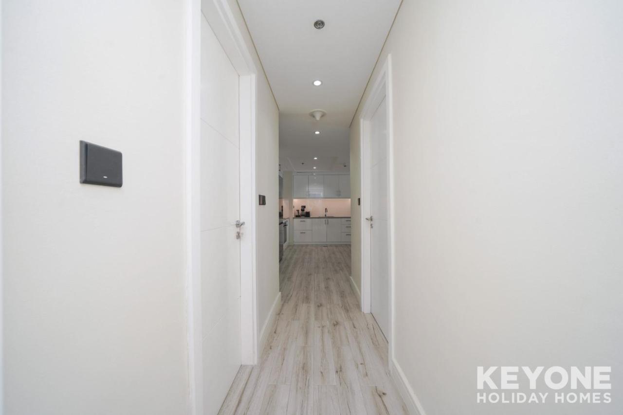 Contemporary Two Bedroom With Full Marina View * Dubai