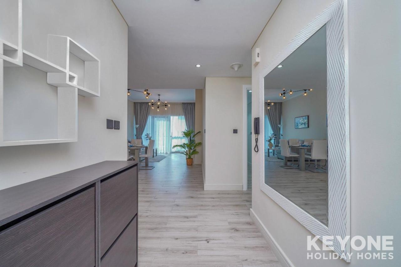 Contemporary Two Bedroom With Full Marina View *