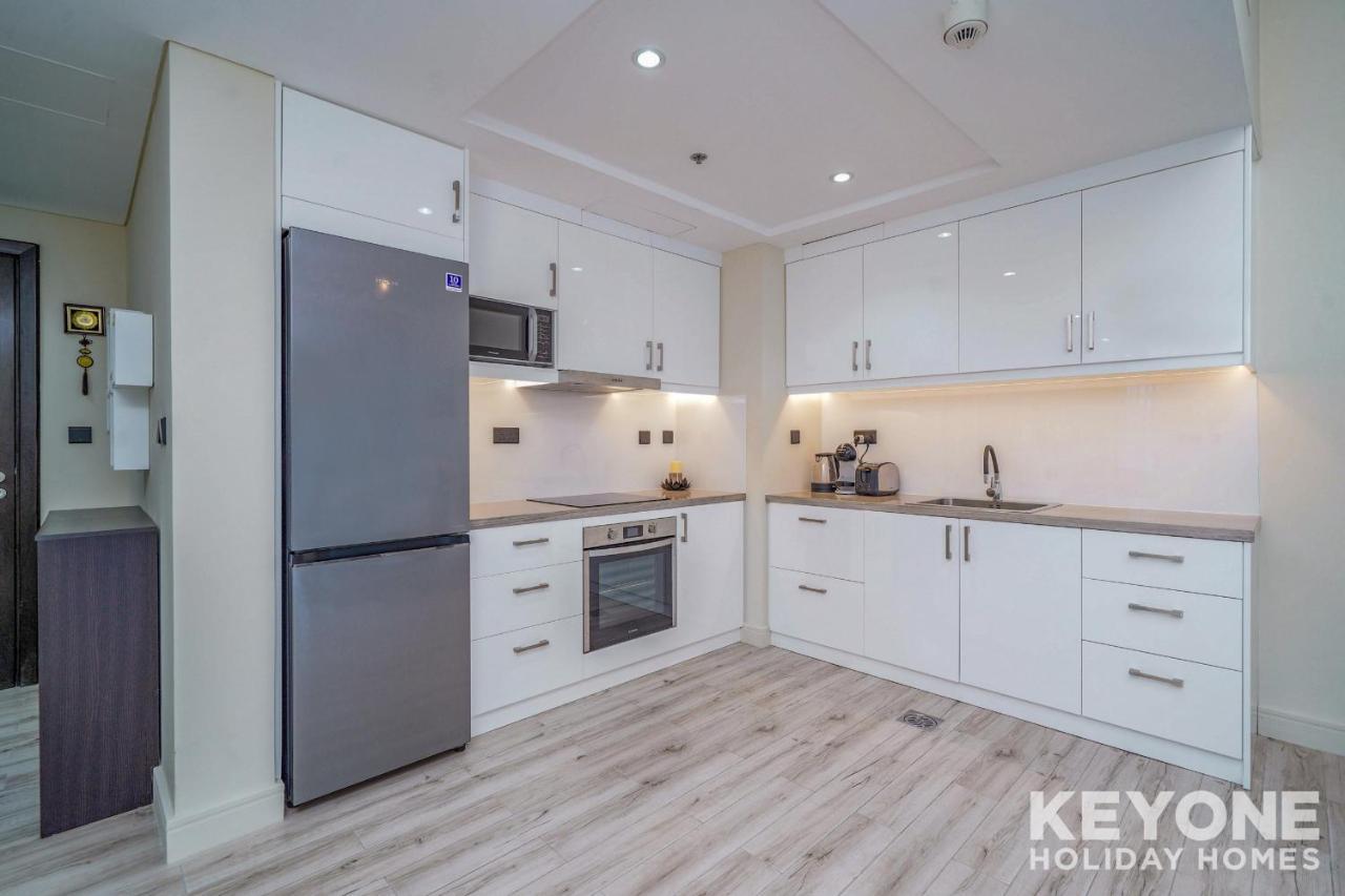 Contemporary Two Bedroom With Full Marina View