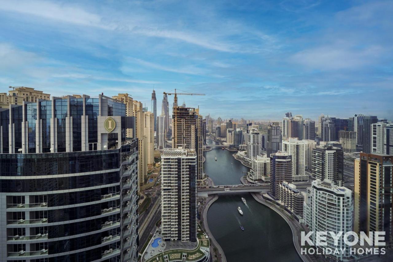 Contemporary Two Bedroom With Full Marina View Dubai
