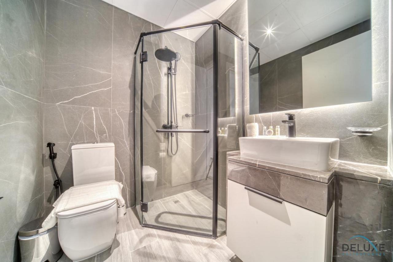 Placid 2br With Assistant At Mesk 1 Midtown Production By Deluxe Homes *