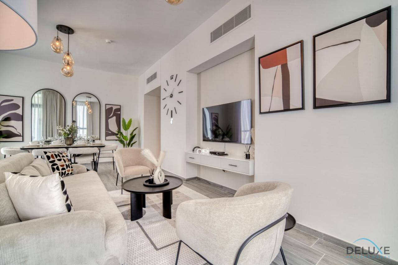 Placid 2br With Assistant At Mesk 1 Midtown Production By Deluxe Homes *