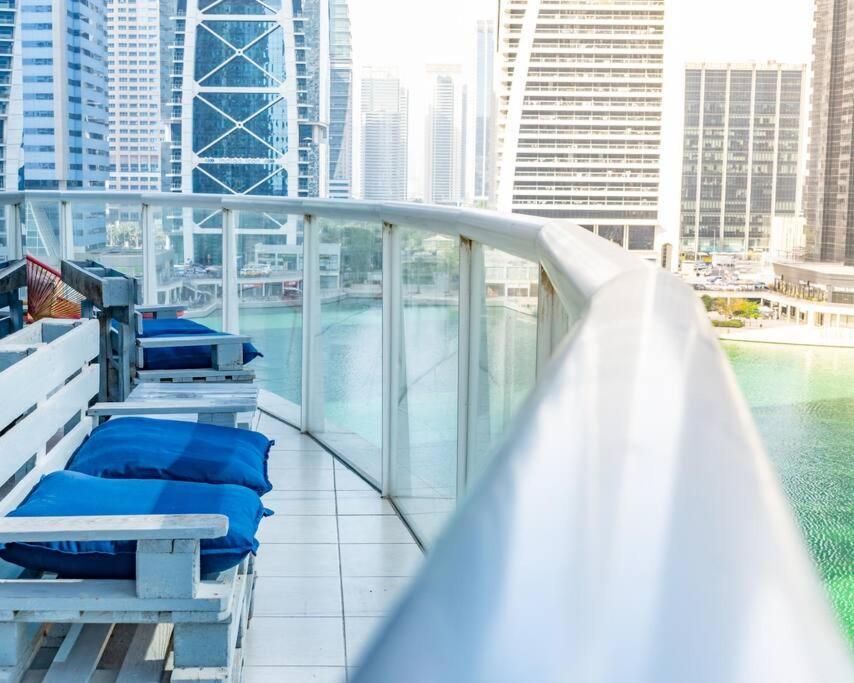Daire Breathtaking Lake View In Jlt Metro Cluster Dubai