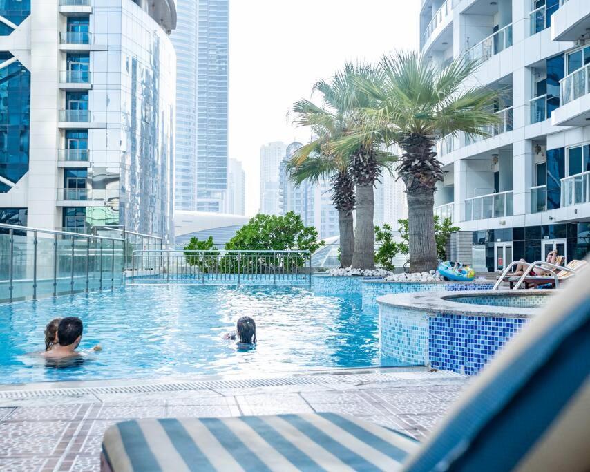Daire Breathtaking Lake View In Jlt Metro Cluster Dubai