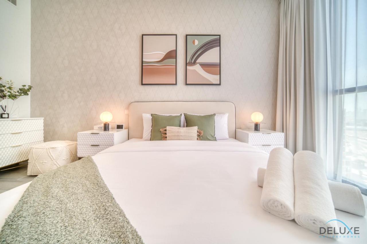Placid 2br With Assistant At Mesk 1 Midtown Production By Deluxe Homes *