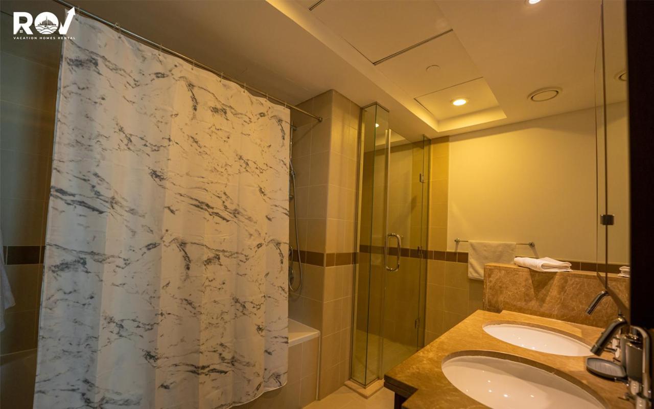 Luxury 2 Bedroom With Full Burj Khalifa View Apartment *
