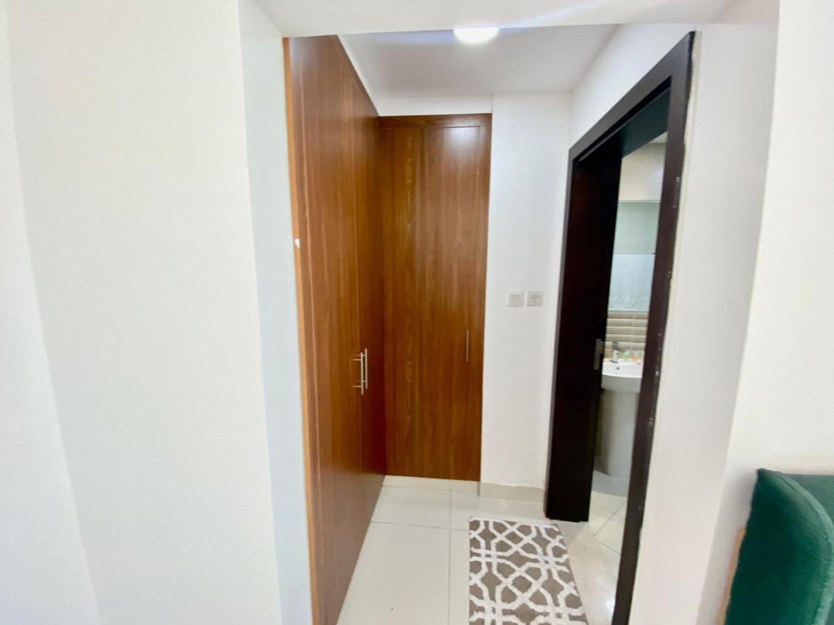 Daire Cute And Small Partitions For Girls In Dubai- Female Guests Only فتيات فقط Dubai