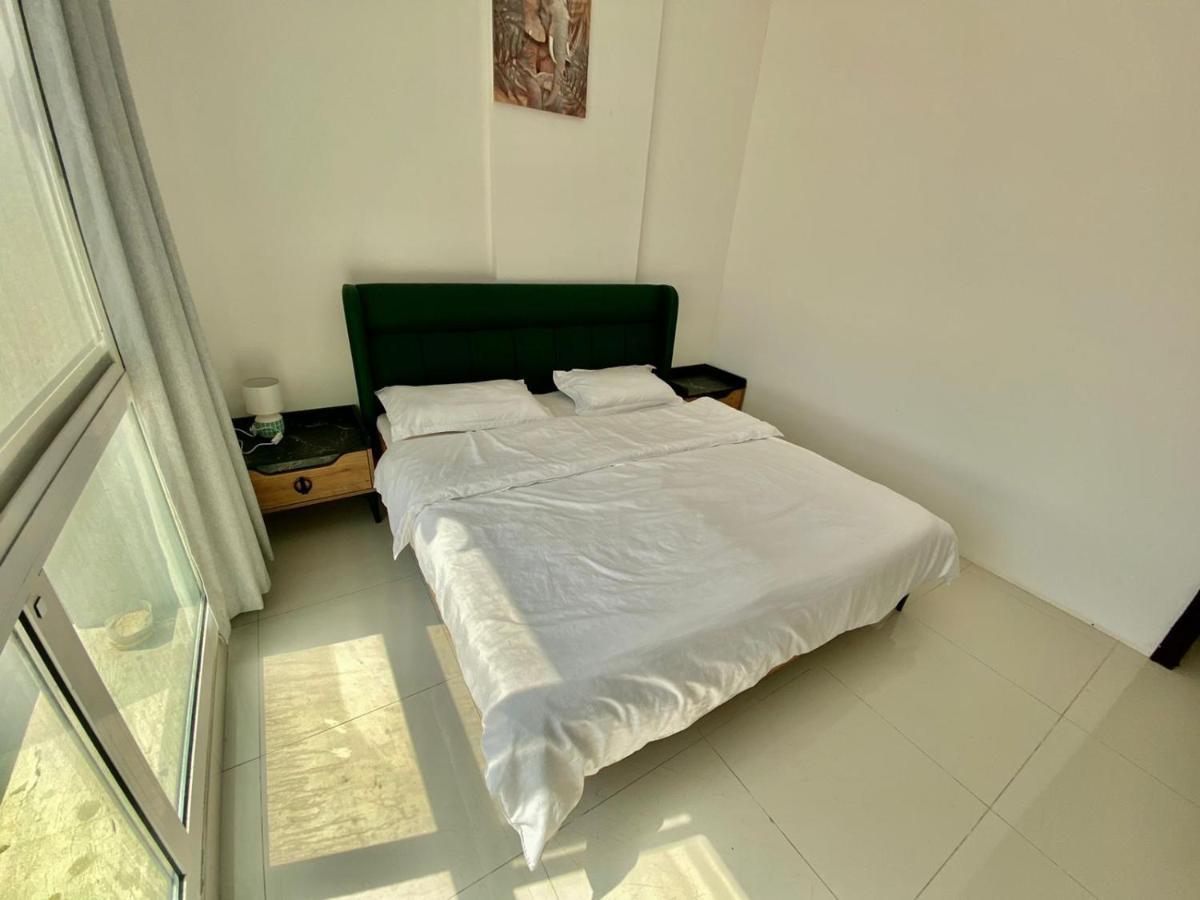 Cute And Small Partitions For Girls In Dubai- Female Guests Only فتيات فقط Daire Dubai