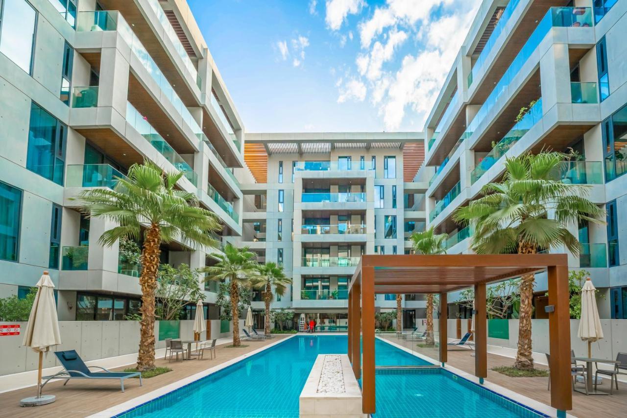 Fam Living Walk - Opposite Walk Mall - 2a *