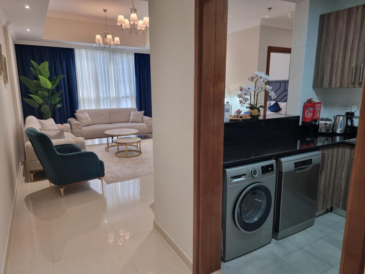 Apartment Dunya Tower Luxury And 2 Min Walk To Mall And Burj Khalifa In Heart Of Downtown Dubai