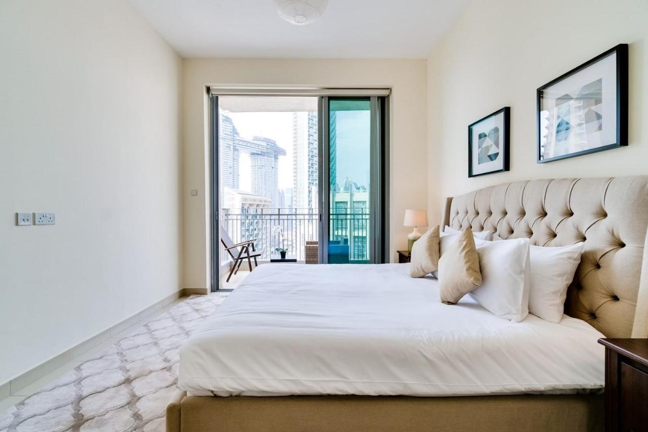Apartment Spacious 2br With Central Location At Standpoint Tower Dubai