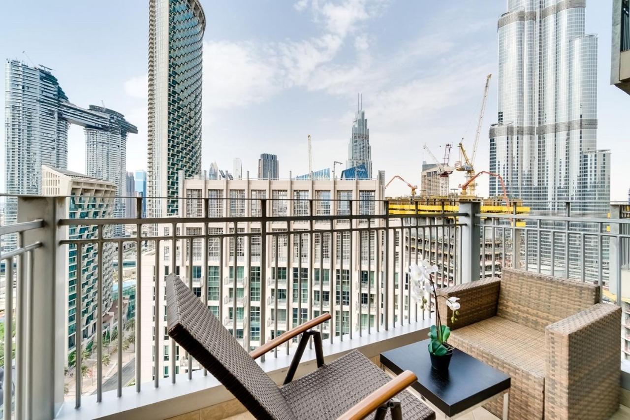 Spacious 2br With Central Location At Standpoint Tower Apartment *