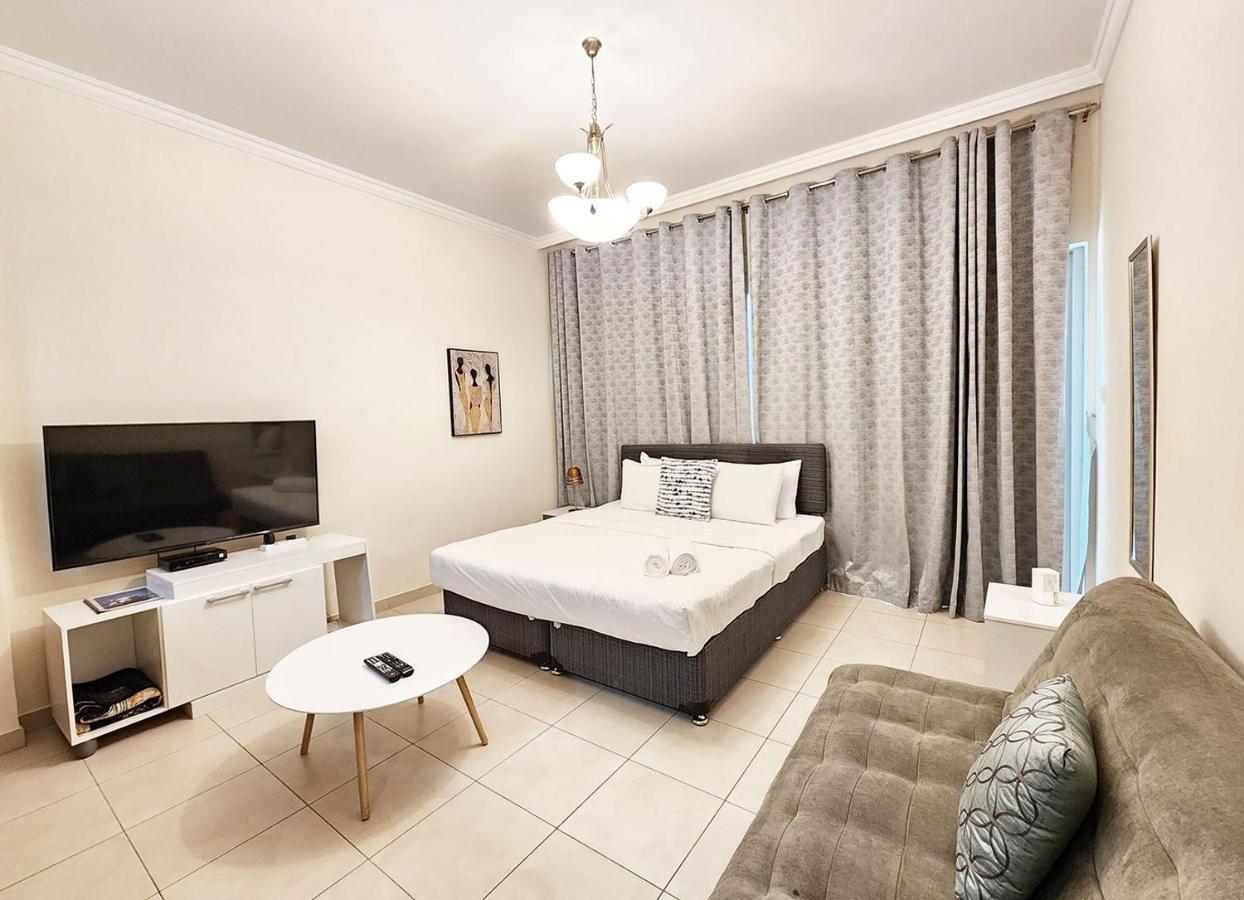 Rh- Relaxing Studio, Downtown With Private Balcony, Walk Away From Burj Khalifa Daire *