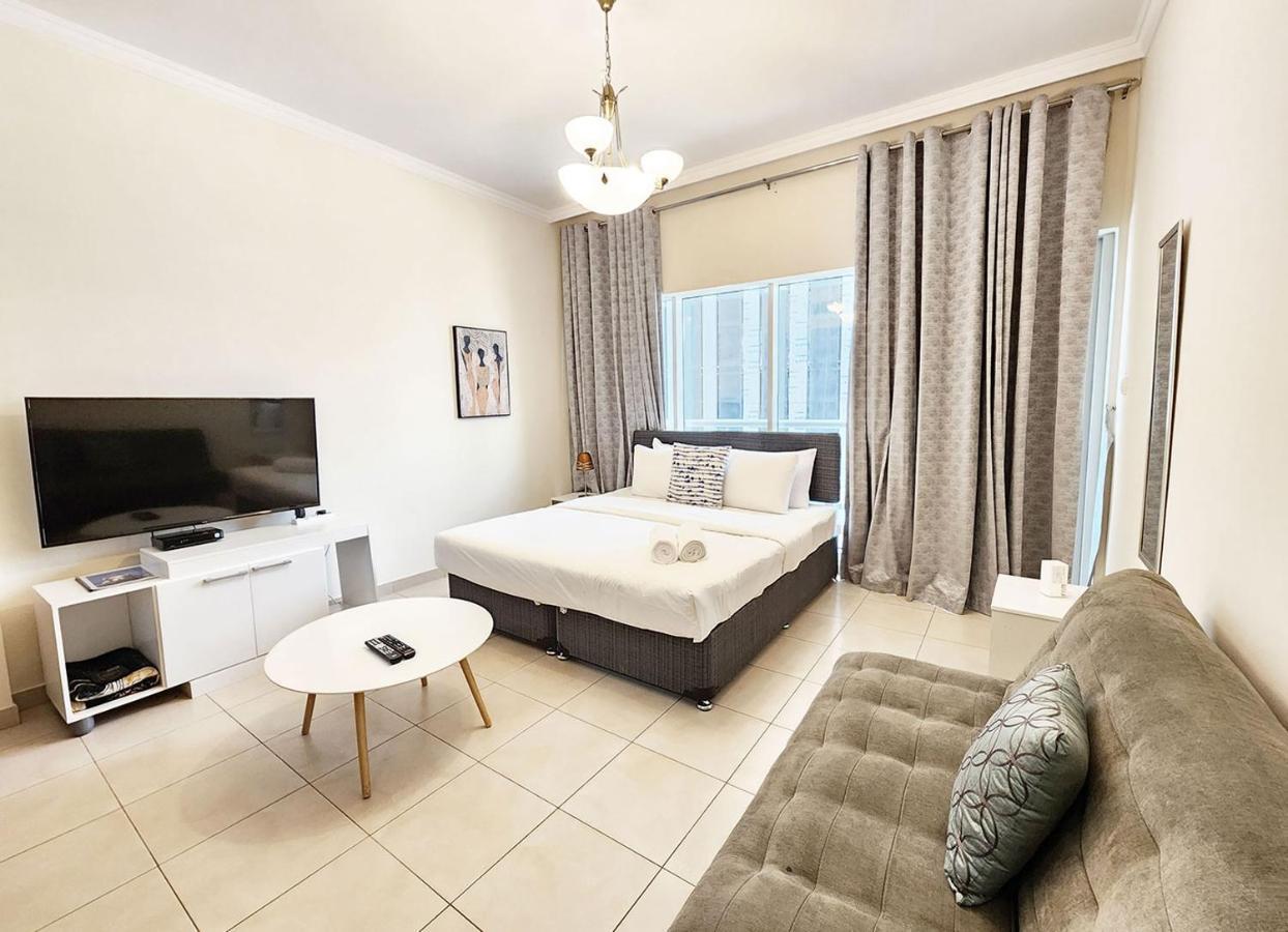 Rh- Relaxing Studio, Downtown With Private Balcony, Walk Away From Burj Khalifa Daire *