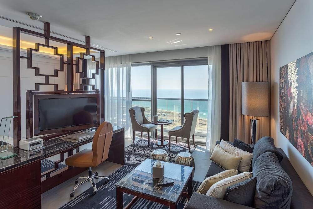 Hotel The First Collection Marina 4*